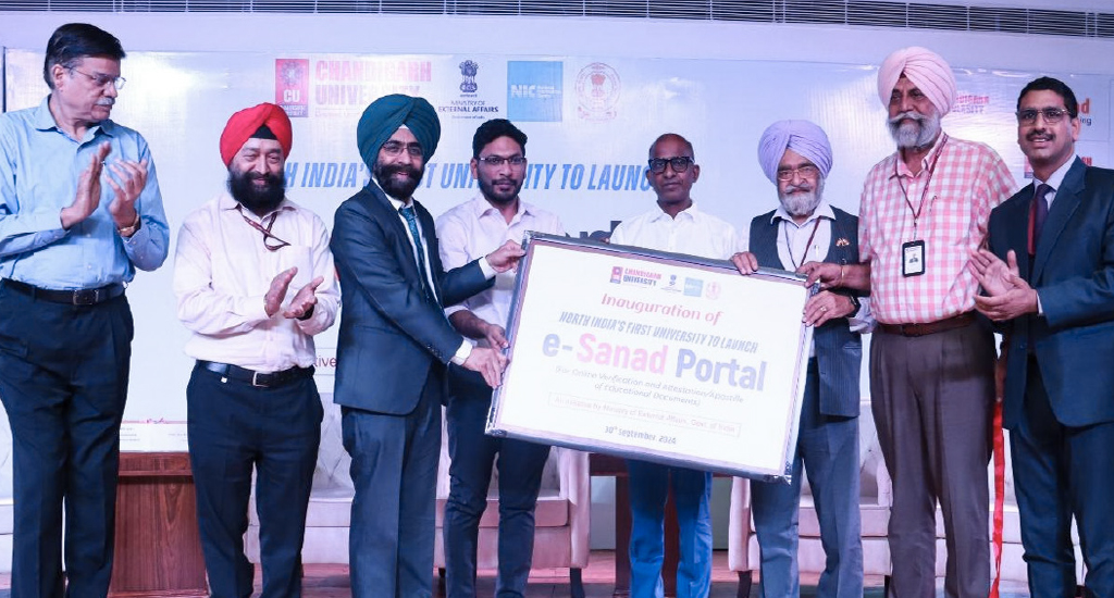 Launch of e-Sanad Portal by Chief Guest and esteemed dignitaries on dias