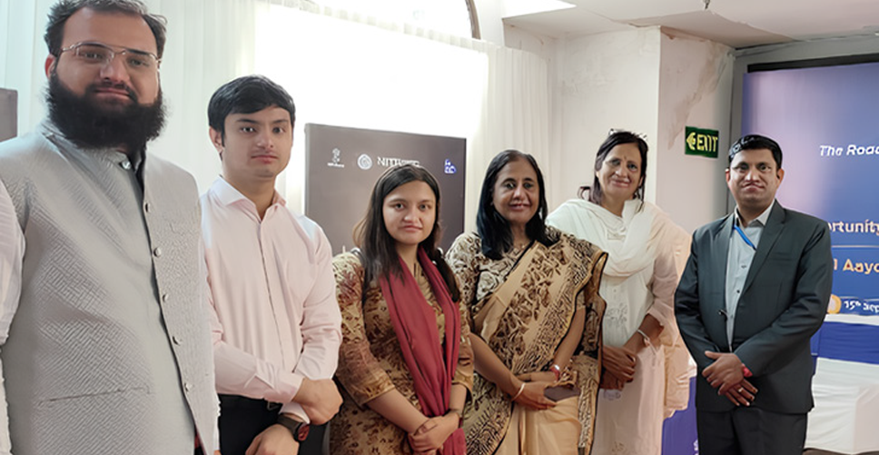 Fig 5.1 : Dr. Saumya Jha (IAS), Shri Kalpana Agrawal (IAS) and NIC officials in Niti Aayog presentation