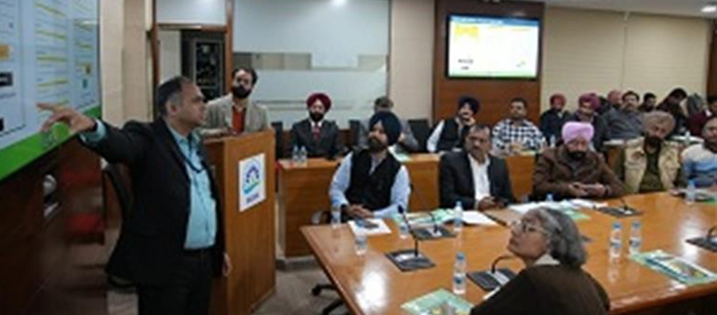 एनआईसी के अधिकारी ने ई-डीएआर प्रणाली पर विस्तृत प्रस्तुति दी, जिसमें वास्तविक समय दुर्घटना रिपोर्टिंग और सुव्यवस्थित दावा निपटान के लिए इसकी विशेषताओं का प्रदर्शन किया गया।