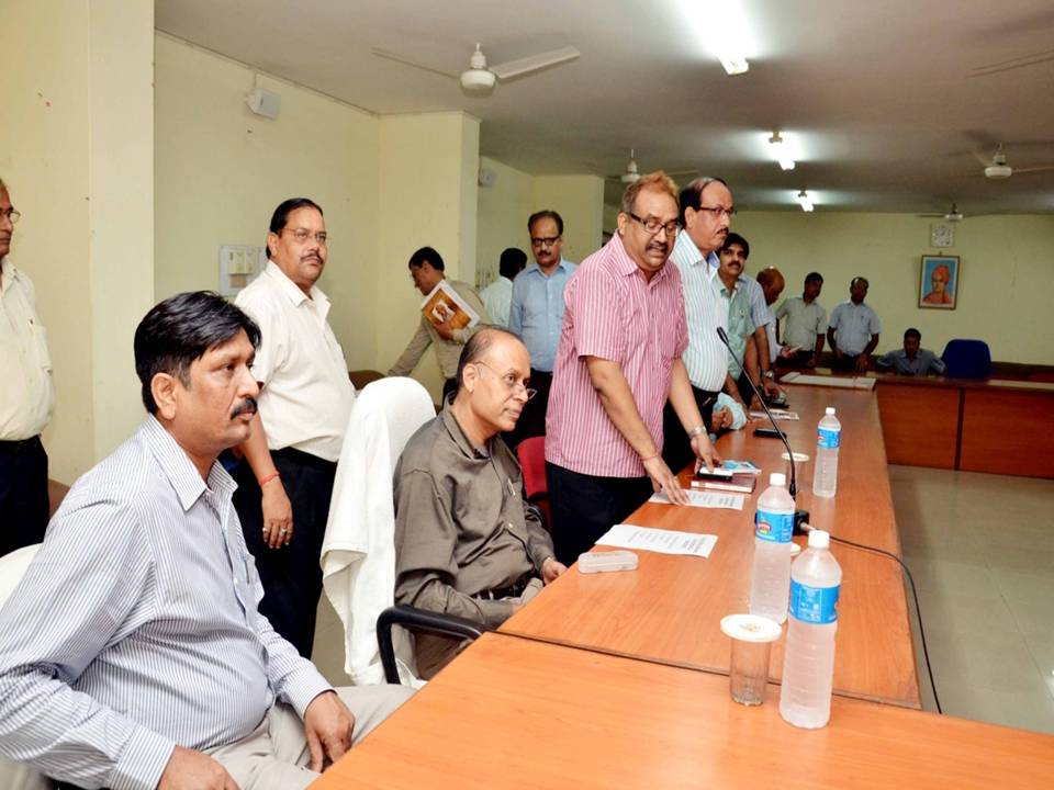 DG (NIC) visits Commercial Taxes Office, Varanasi on 5th Sept 2014 | Informatics News