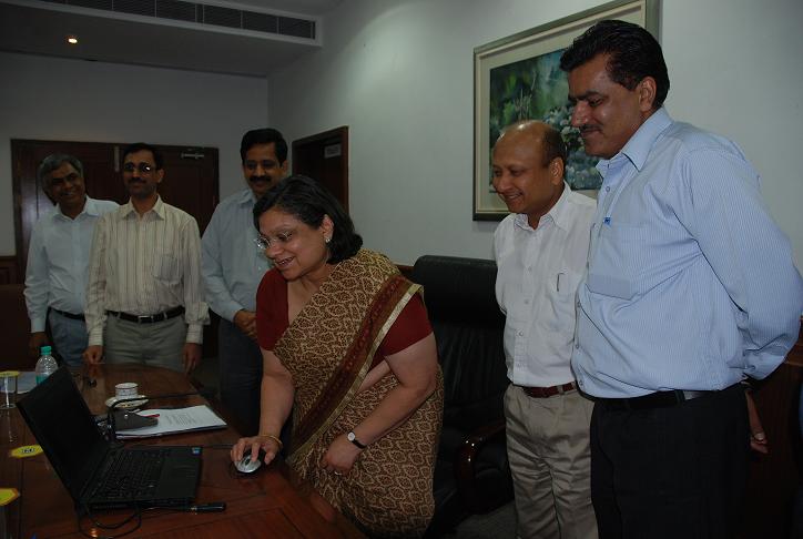 Haryana Chief Secretary Ms. Urvashi Gulati is inaugurating the Software