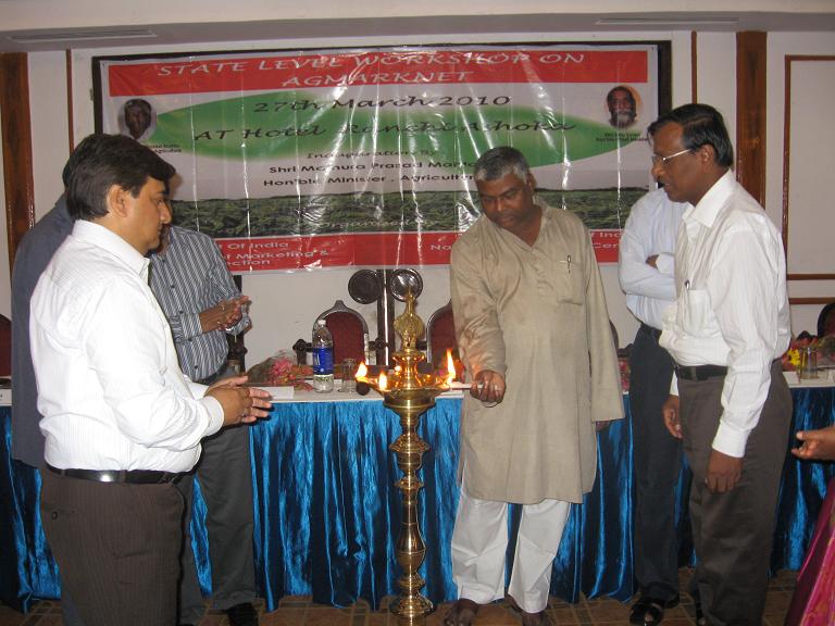 Honorable Shri Mathura Pd Mahto inaugurating the workshop