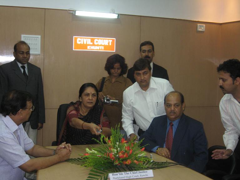 (Hon?ble Chief Justice  inaugurating the VC facility at Khunti Civil Court)
