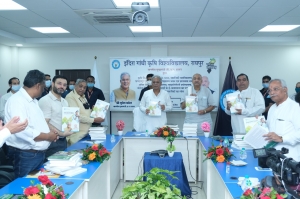 Hon'ble CM inaugurating the book