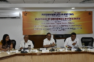 Shri T.V.S.N. Prasad, IAS & Additional Chief Secretary (Finance) and Shri Vishal Bansal, Principal Accountant General, addressing the Pension Adalats