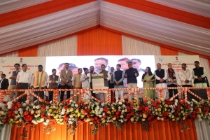 Honorable Chief Minister distributed application form for labour line settlement