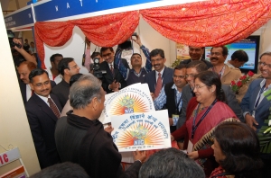 Honourable MoS Sh. Narayansamy and CM Rajasthan Sh. Ashok Gehlot releasing the NIC RAjasthan Silver Jubilee logo at the NIC stall at the NCEG 2013