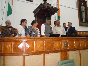 Hon'ble Speaker Bihar Vidhan Sabha being shown eVidhan solution implemented in the house