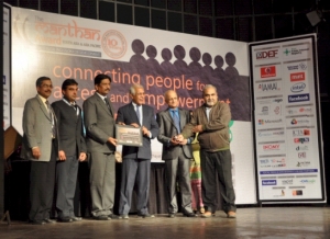 Dr. Saurabh Gupta, SIO HP receiving the Award