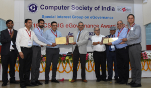 CSI Award of Excellence being presented to MoHFW and NIC Officers