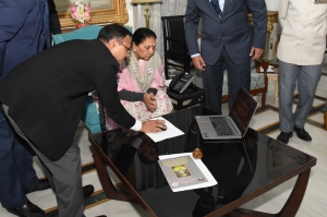 Anshu Rohatgi, Scientist F with Hon'ble Governor, U P for Launch