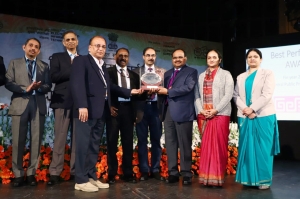 Works Secretary and SIO Odisha receiving the Award