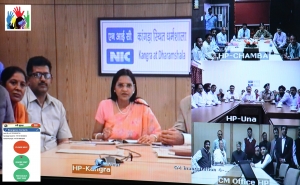 Ms Nadita Gupta, Divisional Commissioner, Kangra explaining the App features