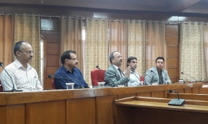 Sh.B.K.Agarwal, Chief Secretary Addressing the Gathering. Dr RN Batta, Secretary (SAD,GAD,RD, PR) & Sh. Ajay Singh Chahal, SIO NIC HP also in the Pic.