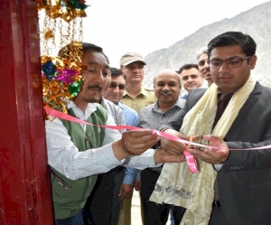 Deputy Commissioner Kargil launching Vahan and Saarthi at Kargil