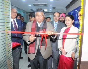 Shri Ravi Shankar Prasad, Honorable  Minister of Law & Justice, Communications and E&IT inaugurating the Software Quality Lab