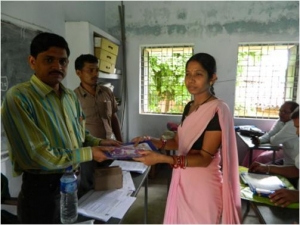 Distribution of Certificates by DIO, NIC Jhrasuguda Dist Unit